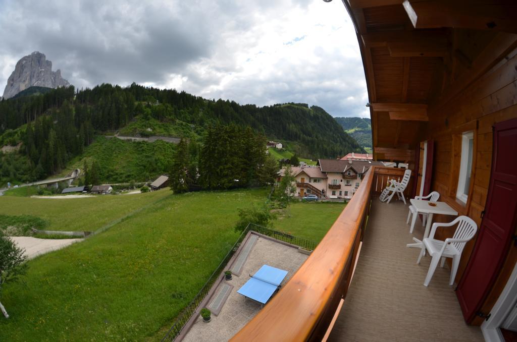 مبيت وإفطار Santa Cristina Val Gardena Garni Ossi الغرفة الصورة